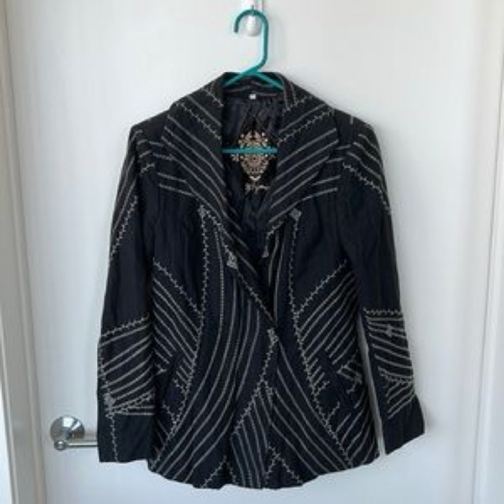 Johnny Was BIYA Black Embroidered Blazer Jacket thread is gray/silver shimmery